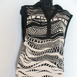 BeBe Sleeveless Geometric Print Blouse Small